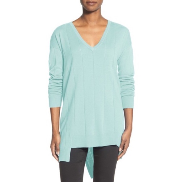 Vince Camuto Sweaters - Vince Camuto Drop Stitch V-Neck Assymetrical T36